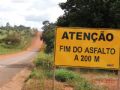 Foto: Alexandre Alves - Olhar Direto  - 'Fim do Asfalto': dezenas de placas como esta esto no trecho