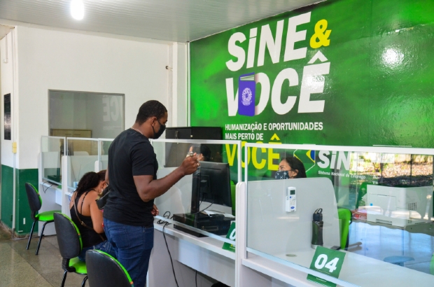 Sine Municipal oferece 65 vagas com salrio de at R$ 3.200 mais benefcios;  confira 