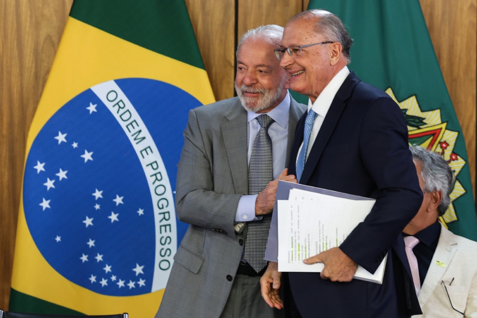 A 10 dias do in�cio do 'tarifa�o de Trump, saiba quais s�o as medidas estudadas pelo Brasil