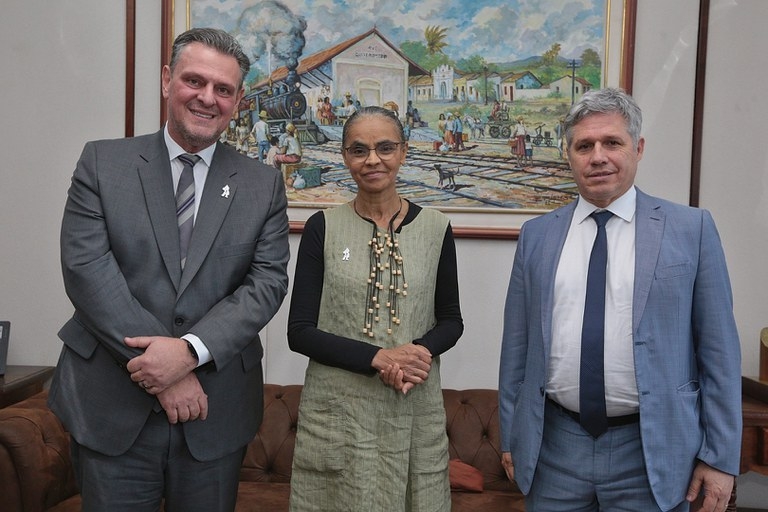 Fvaro, Marina e Paulo Teixeira debatem elaborao das novas diretrizes do Plano Safra