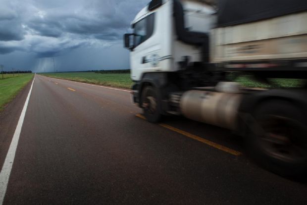 Pavimentao de rodovias na regio sul estimular escoamento de 15 mi de toneladas de produtos agrcolas