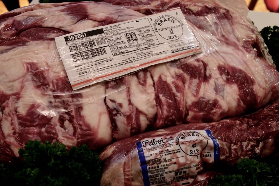 Acrimat pede bom senso  mesa em meio a tarifao dos EUA e alerta: medida pode derrubar preo da arroba e no barateia carne no Estado