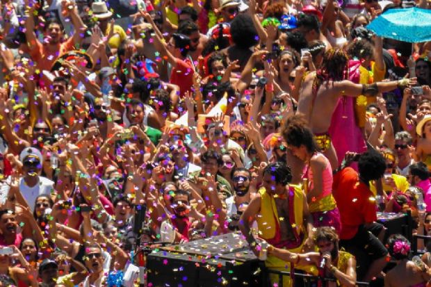 Foli�o deve gastar pelo menos R$ 847 durante festa e cuiabanos mostram como economizar