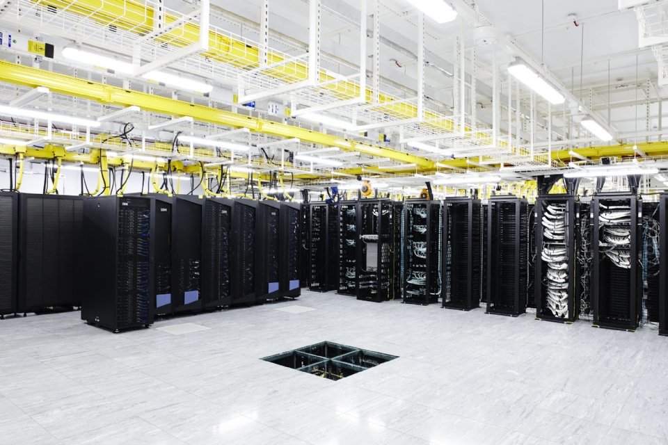 Gigante multinacional negocia construir data center na ZPE de Cceres, mas esbarra em rede de energia