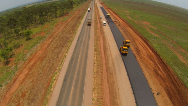 BR-163 em MT escoar 20% da safra de soja; Duplicao permitir aumento na produo, frisa Geller