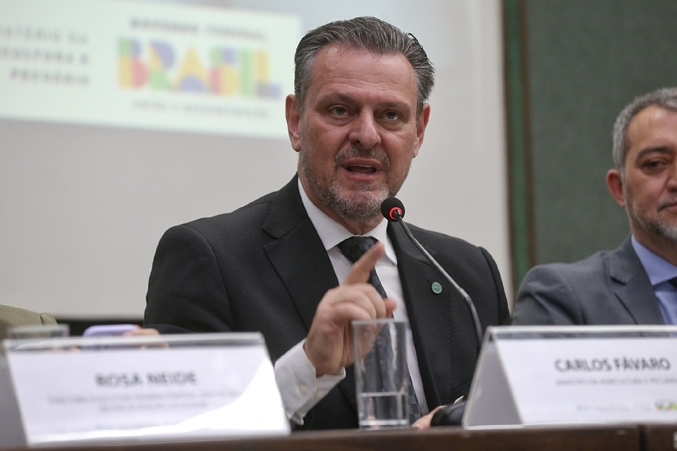 F�varo minimiza taxa��o chinesa sobre carne: �n�o � t�o preocupante�; governo negocia para reduzir impacto