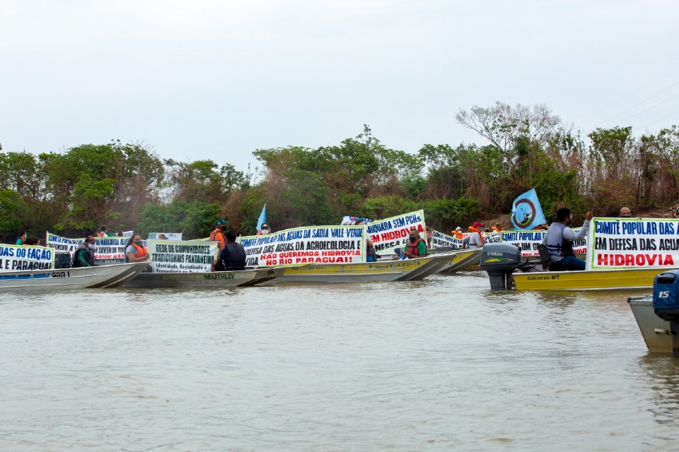 Organizações realizam ato público em defesa do rio Paraguai e contra porto em Cáceres