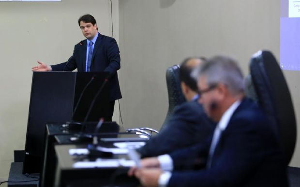 Receita estadual  insuficiente e no cobre despesas de mais de R$ 10 bi do Governo, diz secretrio