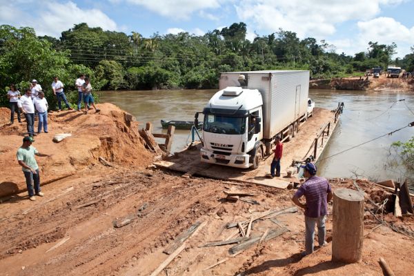 Estradas em Mato Grosso esto em completo abandono, revela Acrimat em Ao
