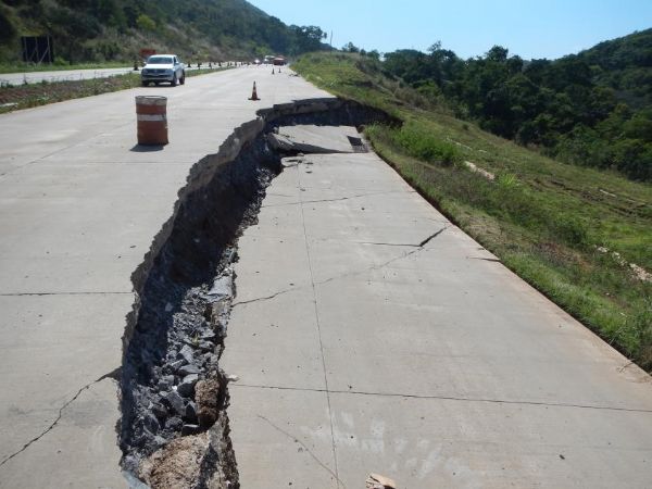 Trecho da Serra da Caixa Furada em Nobres pode desabar; Produtores temem acidentes e prejuzos Veja fotos