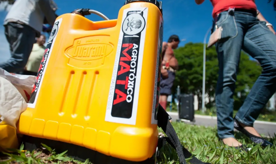 Agrot�xicos est�o mais nocivos em todo o mundo, aponta estudo