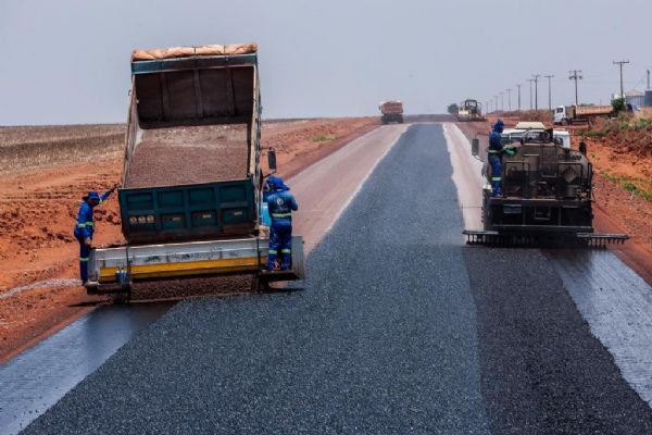 Sinfra executa 89% das metas estipuladas por Taques;  Fethab e asfalto entre elas