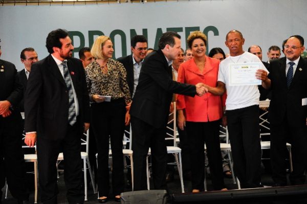 Pronatec  uma sada para evitar o apago de mo de obra