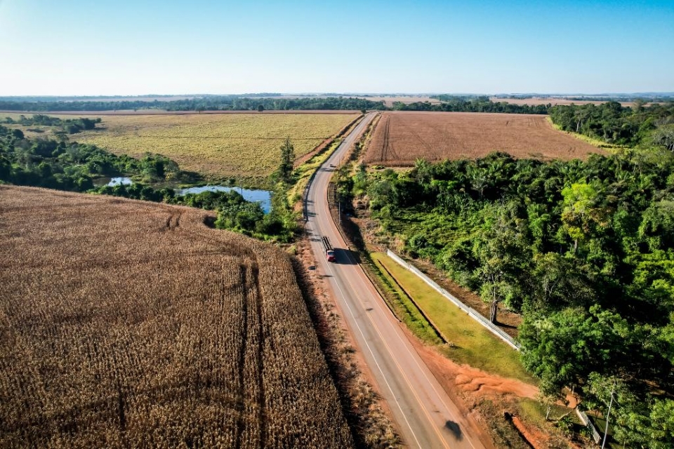 Governo de MT ir entregar mais de 6 mil km de asfalto em rodovias em 2025; investimento no ano passado superou R$ 4 bi