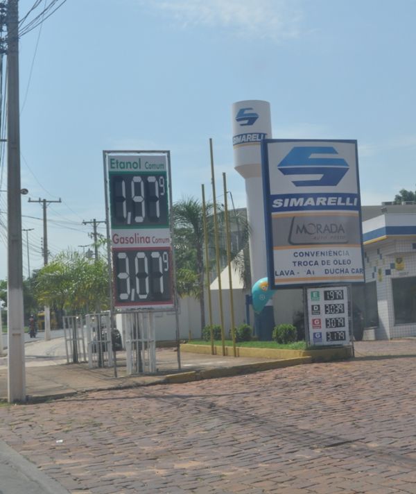 Gasolina de Mato Grosso est entre as 15 mais caras do Brasil;  Veja fotos