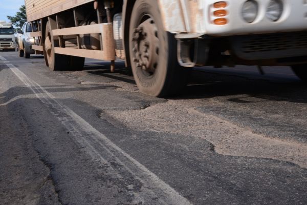 Ap�s in�meras reclama��es, o prefeito Percival Muniz determinou a fiscaliza��o, que ocorreu no trecho que compreende de 10 quil�metros ap�s o terminal ferrovi�rio e Juscimeira