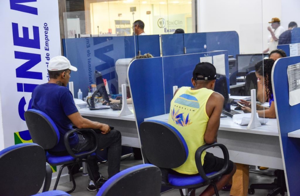 Sine Estadual abre a semana com mais de 2 mil vagas de emprego em Mato Grosso