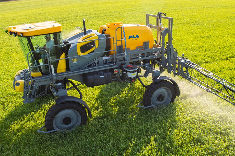 Pulverizador PLA 125J: tecnologia e eficincia John Deere para uma maior produtividade no campo