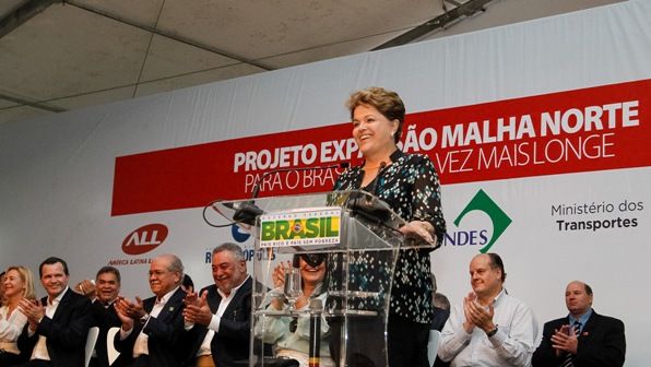 Dilma discursando na inaugurao do terminal intermodal da ALL em Rondonpolis