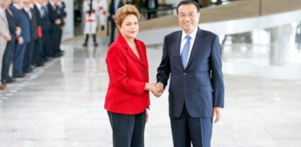 Presidente Dilma Rousseff e o primeiro-ministro chins, Li Keqiang, assinaram o acordo em Braslia