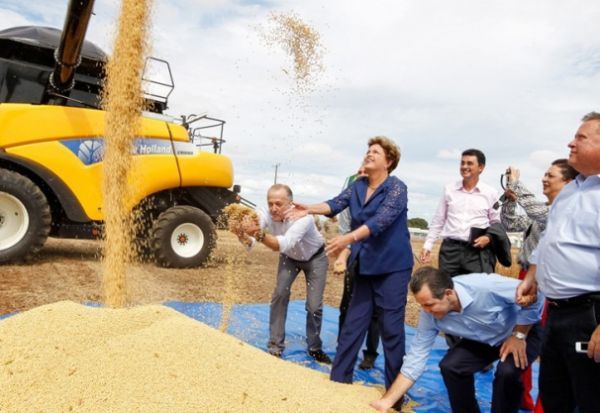 Dilma diz que ficou impressionada com agronegcio em Mato Grosso