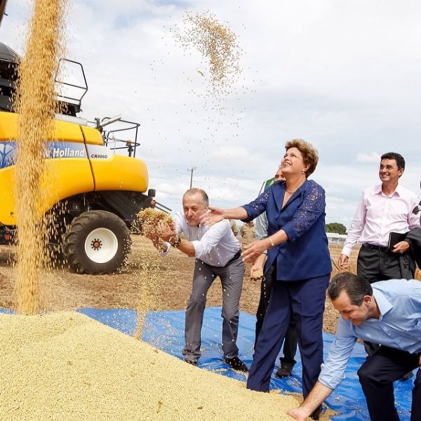 Prefeitos apresentam carta de reivindicaes para Dilma e pedem concluso de Ferrovia e da BR 163