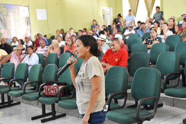 Famlias de assentamento pedem interveno do governador Mauro Mendes para regularizao