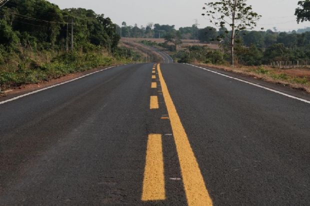 Com investimento de R$ 8 milhes, Governo inaugura 80 km de rodovias e d ordem de servio para ponte de concreto