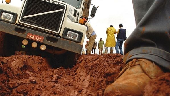 Estradas esburacadas do prejuzo ao setor produtivo