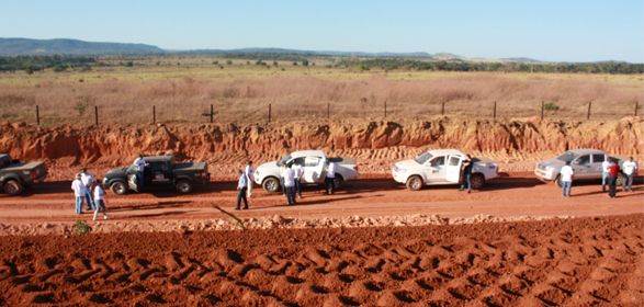 Estradeiro verifica in loco situao de rotas de escoamento de MT