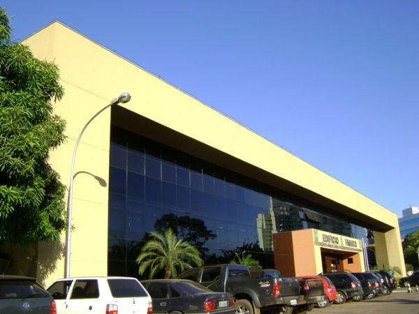 Fachada do prdio da Federao de Agricultura e Pecuria de Mato Grosso (Famato)