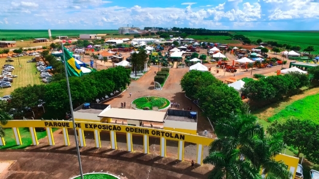 Crianas vo conhecer a realidade do campo durante a Parecis SuperAgro