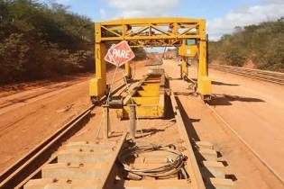 Licitao de ferrovia em Lucas  adiada para novembro