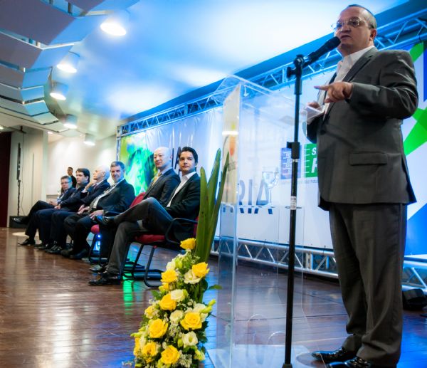 Taques destaca ações em Mato Grosso e reafirma importância do setor industrial em palestra