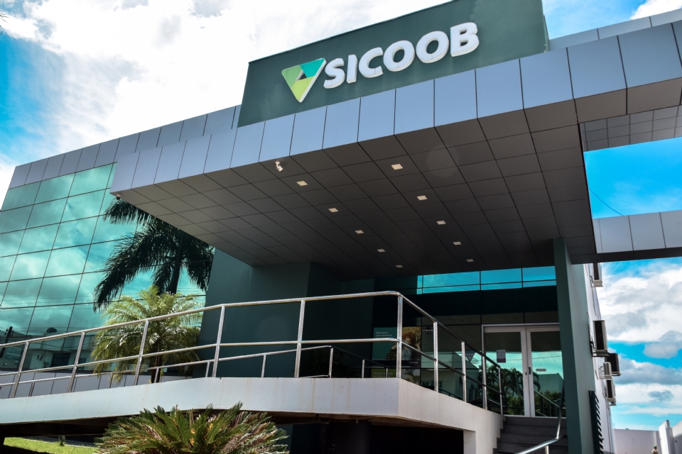 Sicoob é eleita a terceira melhor instituição financeira brasileira no ranking da Forbes