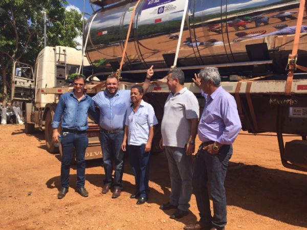 Governo entrega equipamentos para beneficiar agricultura familiar no Araguaia