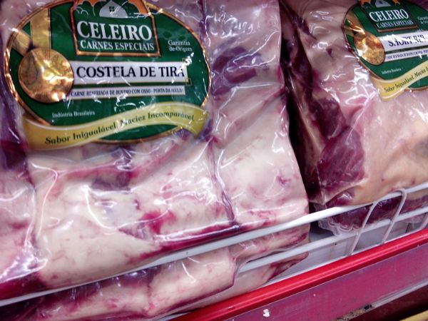 Foco da Celeiro Carnes  o mercado interno e no exportaes, revela proprietrio
