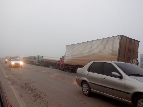 Em Cuiab� o bloqueio de caminh�es, exceto de carga viva e perec�veis, durou a noite toda. Carros de passeio, ambul�ncias e �nibus est�o liberados