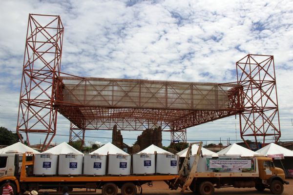 Pequenos produtores em Vila Bela da Santssima Trindade recebem resfriadores de leite