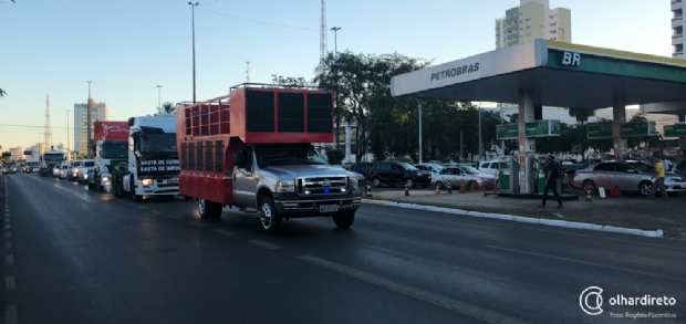 Caminhoneiros rejeitam proposta e continuam a bloquear 26 pontos de rodovias em MT