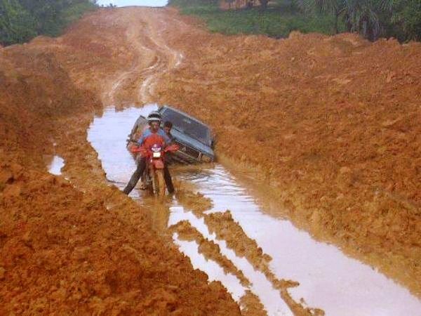 Nem caminhonetes com trao 4x4 conseguem passar