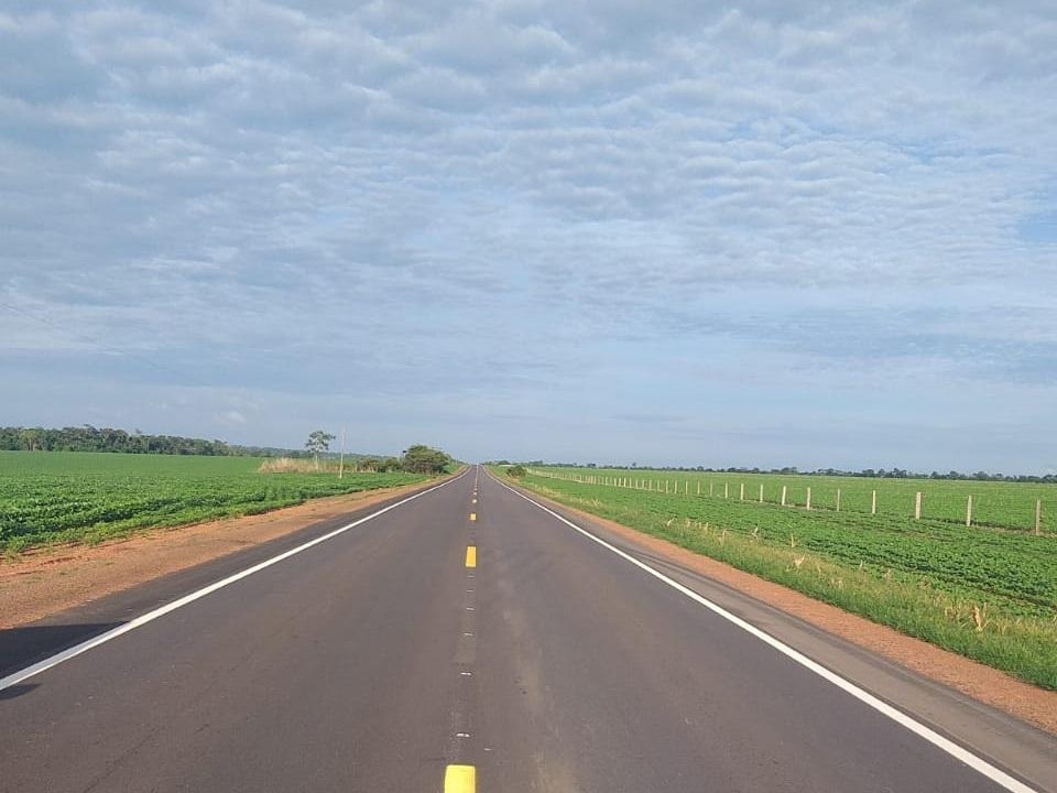 Obras de 48 quilmetros de asfalto na MT-225 esto sendo finalizadas pela Sinfra