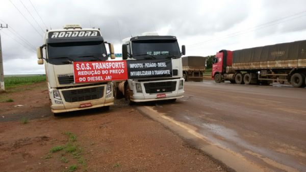 BR-163 � interditada por definitivo; Transportadores se re�nem com Pedro Taques