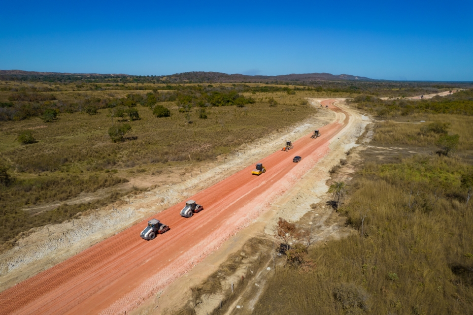 Governo assina ordem de servio para asfaltar rodovia at distrito do Aguau