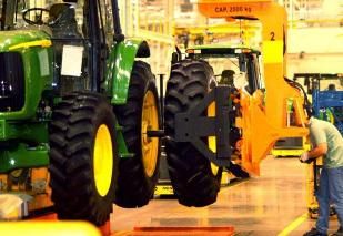 Tratores de pneus lideram vendas com 6.055 unidades