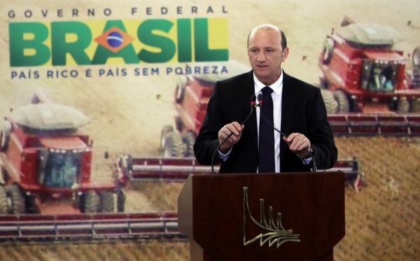 Geller deve decidir futuro em fevereiro de 2015 e diz que opera��o 'Terra Prometida' n�o preocupa