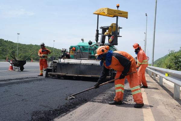 Travessia urbana de Nova Mutum passa por recuperao de asfalto; concluso at outubro