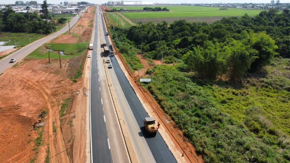 Obras de duplicao da BR-163 entre o Posto Gil e Nova Mutum