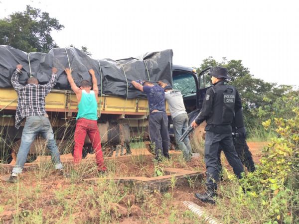 Aps denncia, sete pessoas foram presas na regio Sul de Mato Grosso por roubo de carga de soja