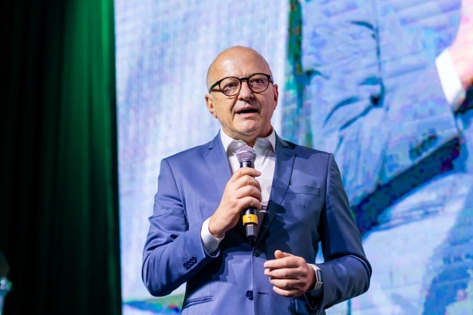 Pivetta decreta emerg�ncia zoossanit�ria em MT ap�s foco de gripe avi�ria em Cuiab�